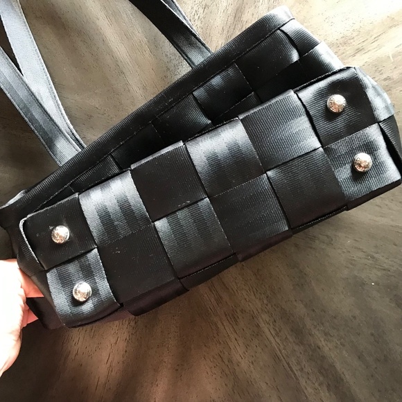 Harveys Seatbelt Bag Black Tote - Picture 3 of 15
